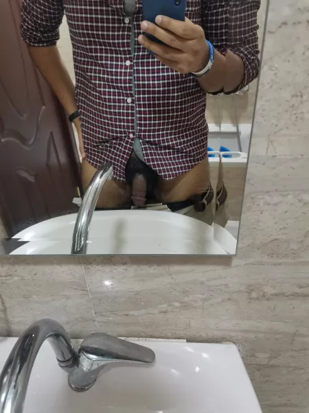 31 [m] Egyptian, server down overtime. by my_pornacccount