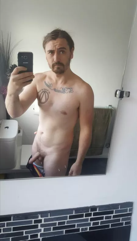 31 (M) UK, isolation has got me bored, so let's do this by totallynotabearbro