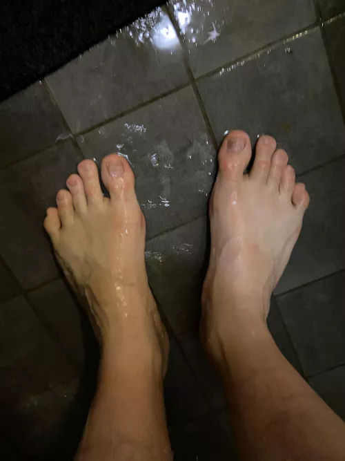 31, size 13 shower feet. by sexysandwich1990