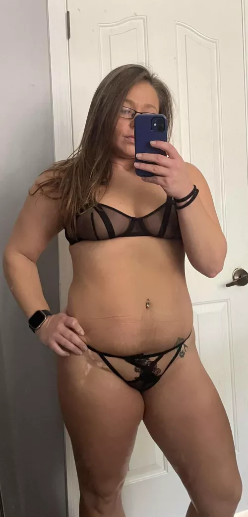 31 year old mom checking in… by b1ueyez