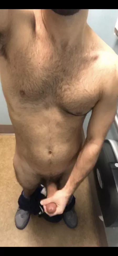32 and need a long term bromance behind my wife’s back by Str8bromance123