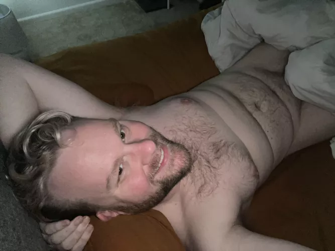 32 M bottom could really use a friend for daily chats and maybe some flirting. Please feel free to DM me 😊 by hairhegoesagain