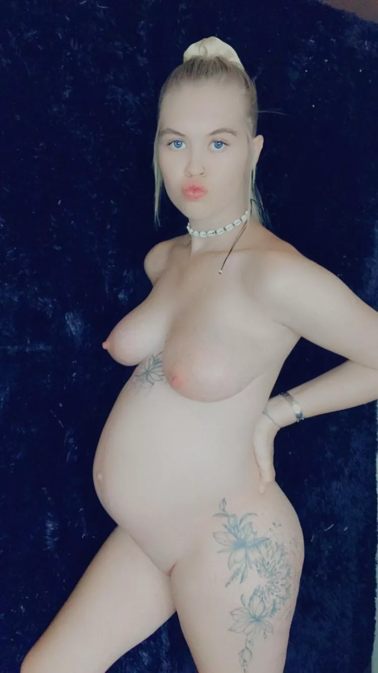 32 weeks❤️‍🔥 posted by Skylarr_fox