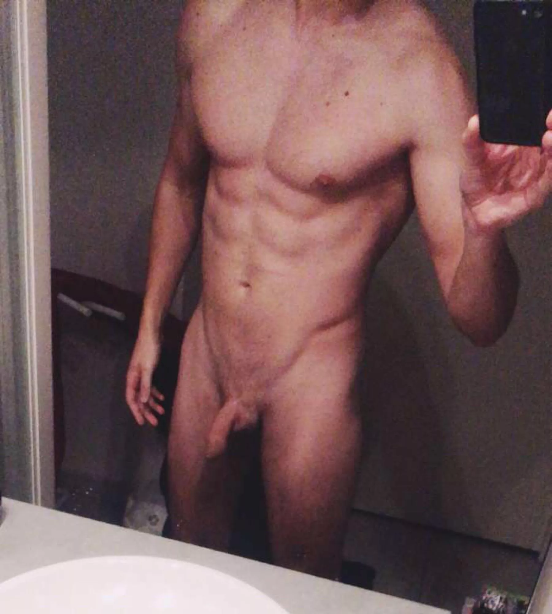 32M - 184cm, 70kg | 6‘03ft, 154lbs posted by Ill-Imagination-2047