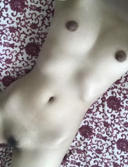 32y.o., 5’5”, 117lbs. No Clothes = Free. by YukiKuran989