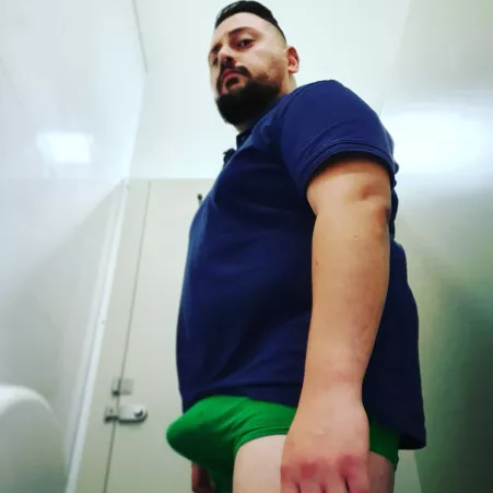 33 from Sydney Australia! Hope y'all are safe and well! X by bubba03087