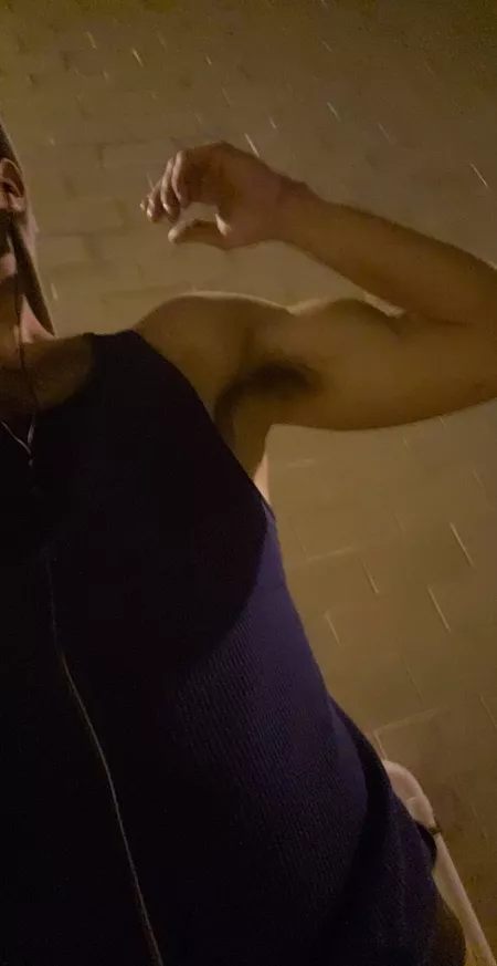 33 My sweaty pits need to be eaten out by Michelangelo2020