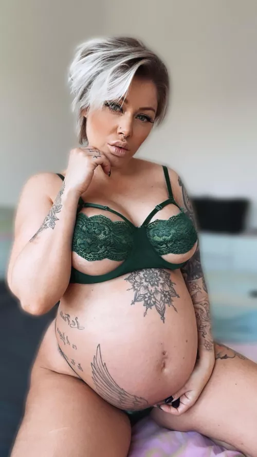 33 weeks 🔞💦😏 by PregnantWifey_