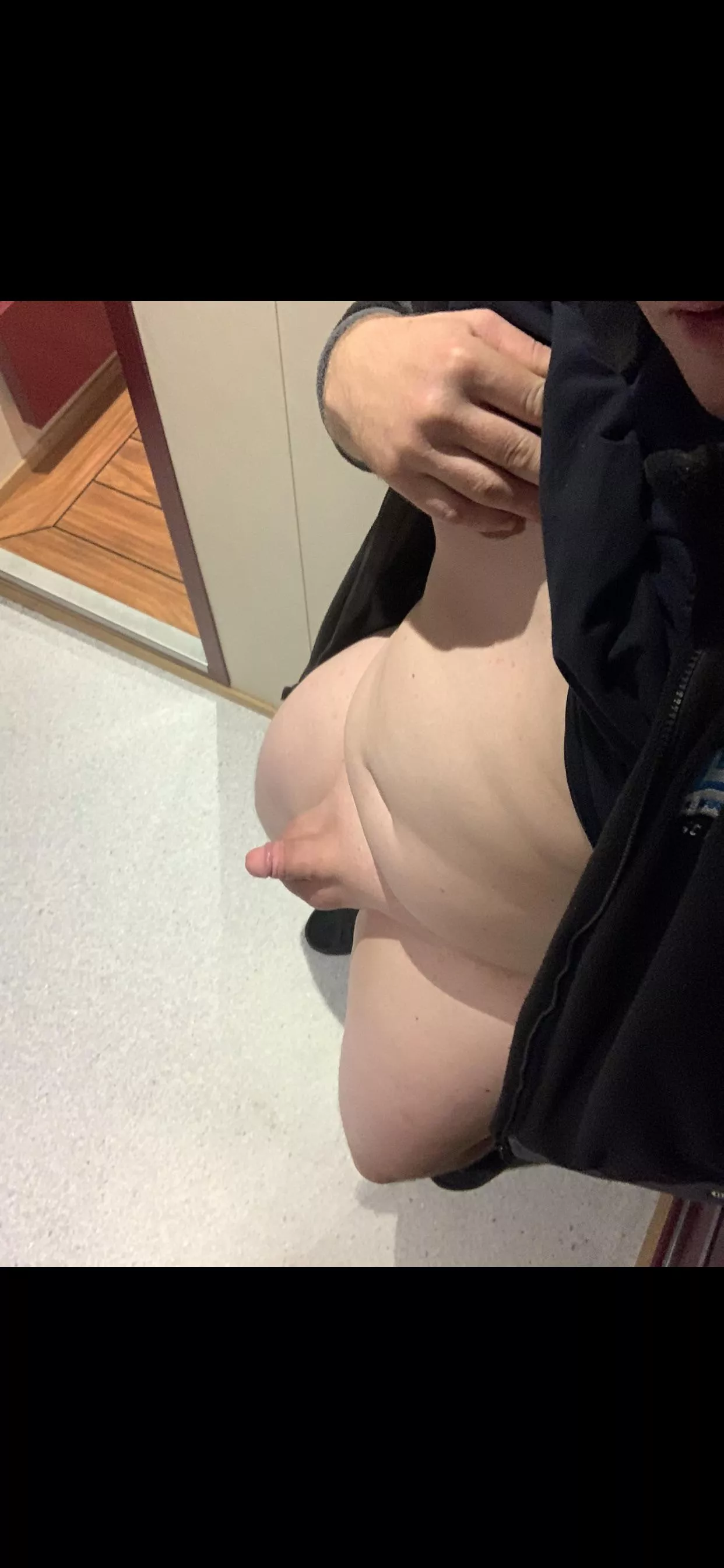 (34) tiny cut ☺️ posted by smalltwinkguy