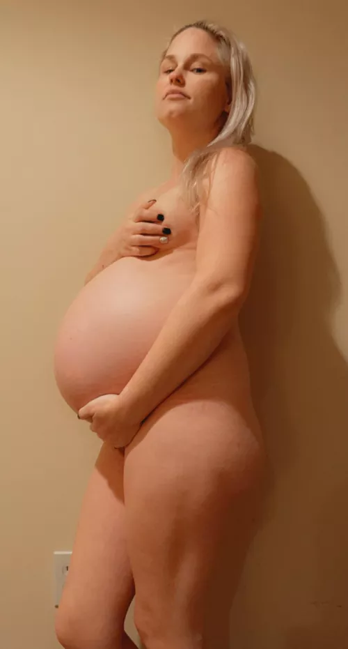 34 weeks pregnant waiting for you to cum with me! by Southernbeauty0507
