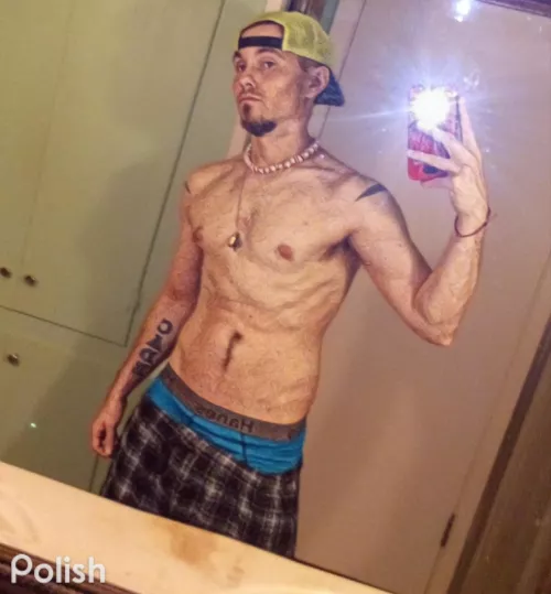 34 yr old Married and just tryna have fun! HMU? by Competitive_Hat4211