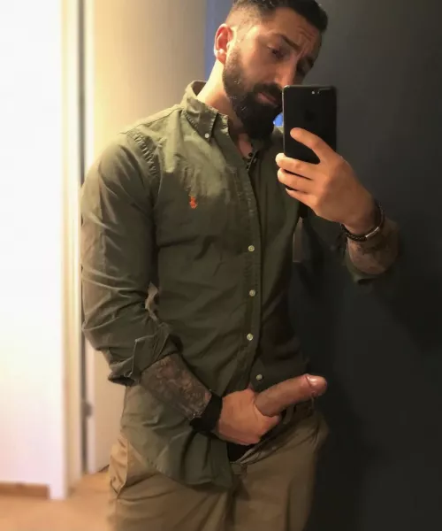 [35] Come say hi by Commercial-Course128