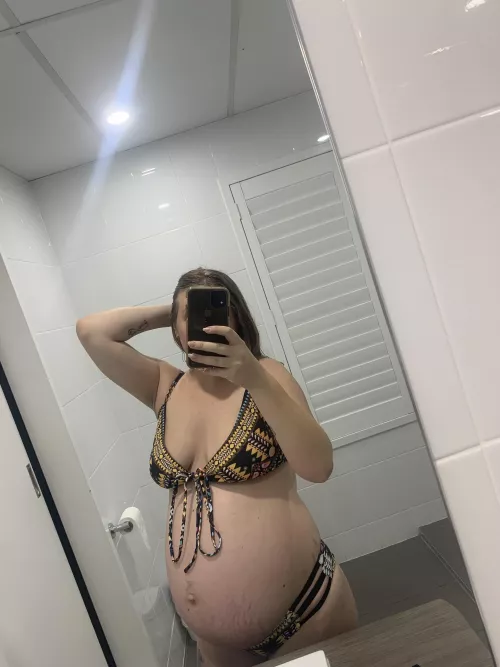 35 weeks 5 days 🥵 by PrincessTay21