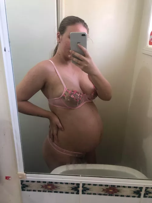 35 weeks 😩 cum join in in the fun by PrincessTay21
