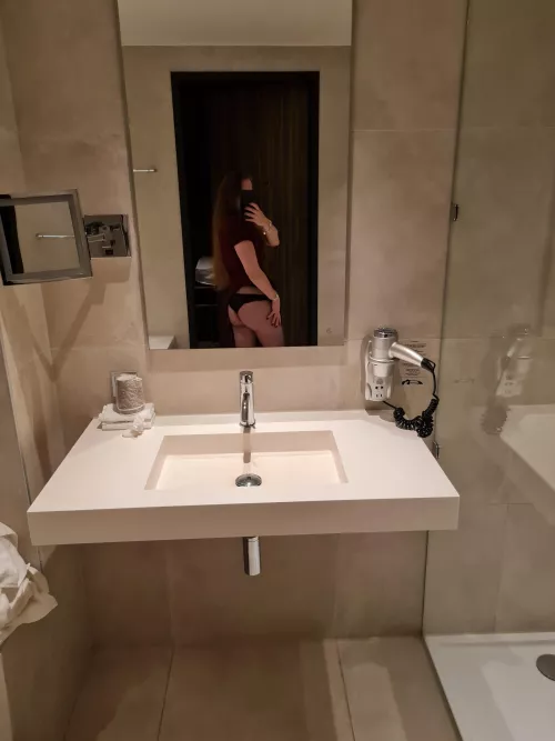 35F, mother of one. First time poster, want to see more? by mmiillf86