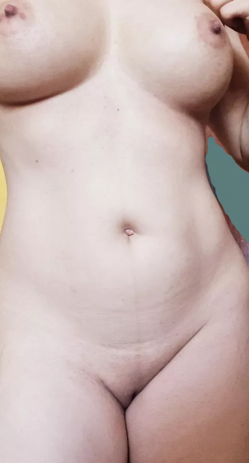 35[F].. What is wrong with my belly button?? by ladyofculture22