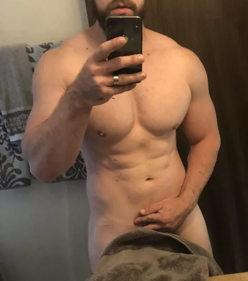 (36) looking for someone to show my dad bod a good time. You up for it? by cupcakelife21