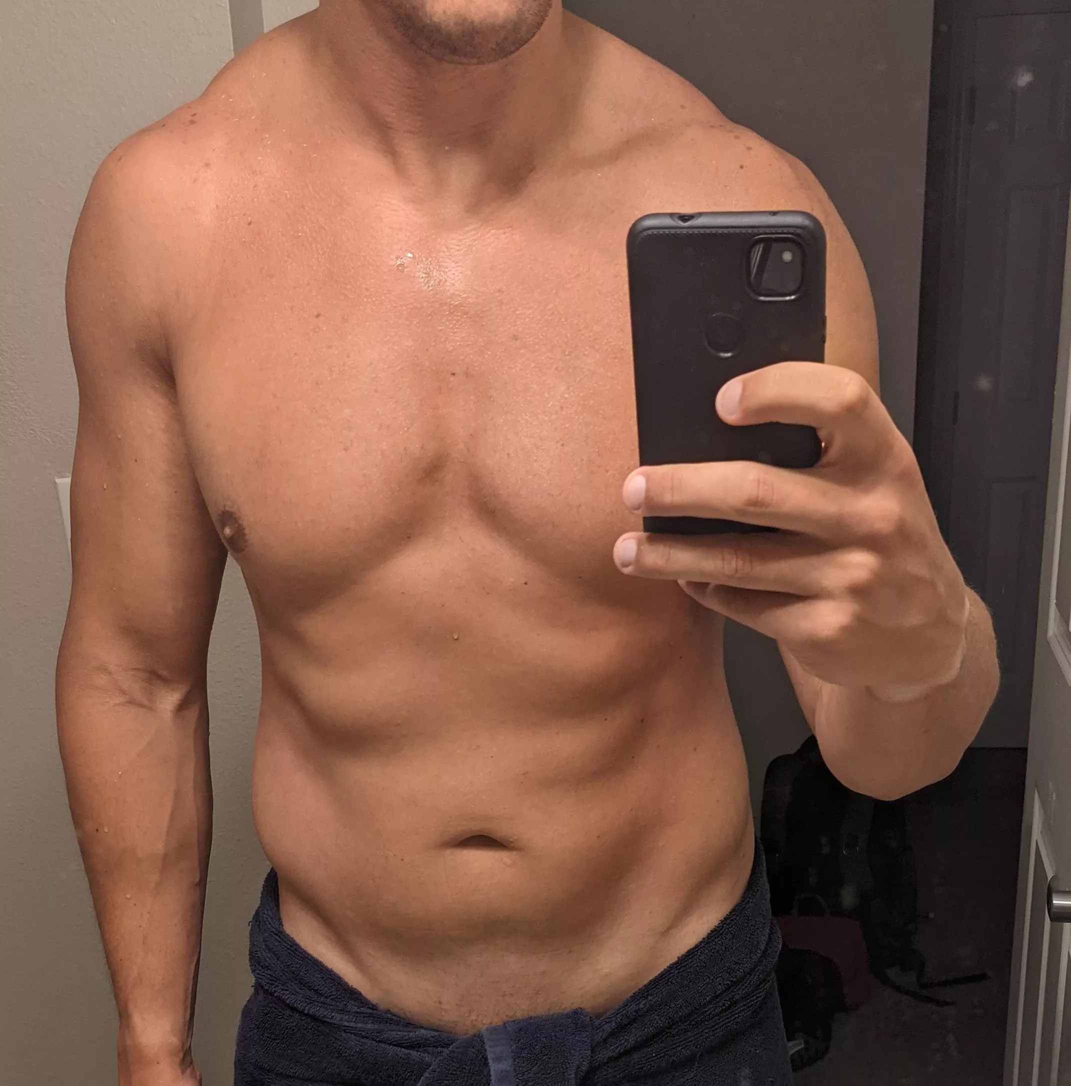 36M Seattle Bull looking for mischievous hotwife posted by Ivecumforyourhotwife