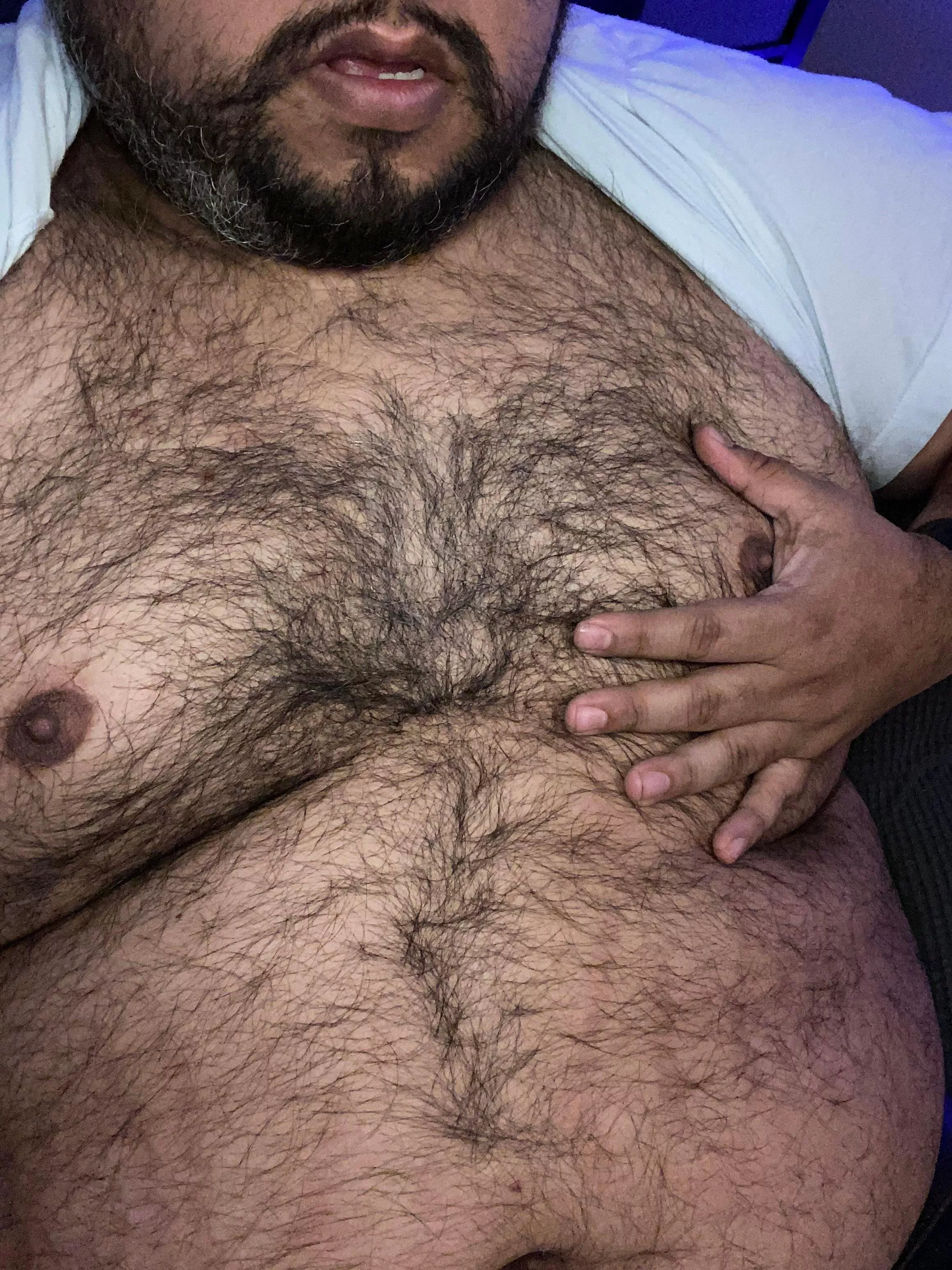 37 dom daddy bear looking for sub chasers who like to show off and please their daddies posted by Skyonyrem