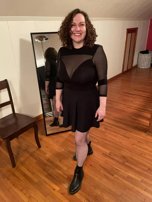 37 yr old Bi MILF. Yes or no? by raegan369