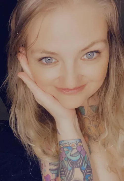 37f 5’8 curvy and tattooed by OkAmount2255