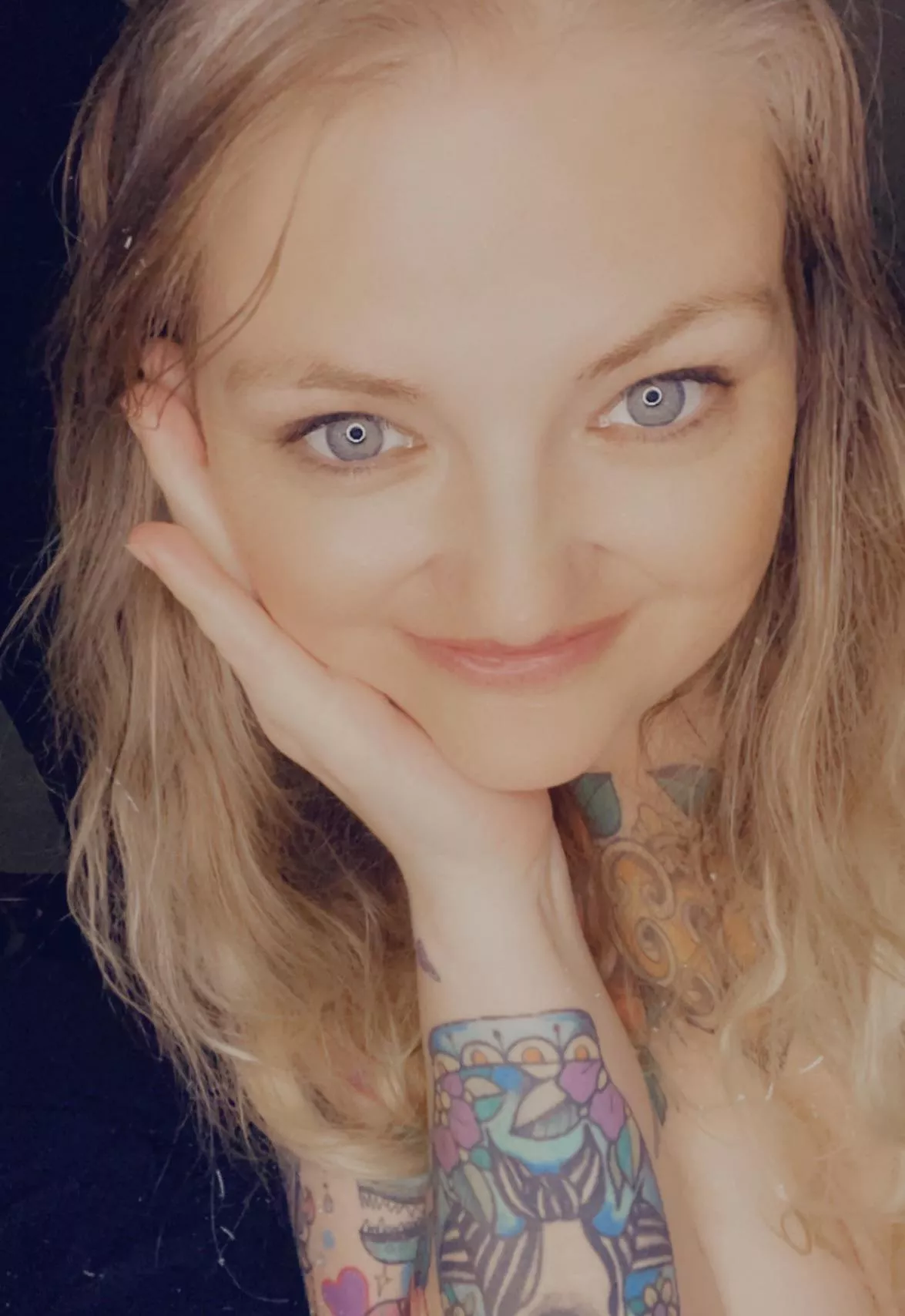 37f 5’8 curvy and tattooed posted by OkAmount2255