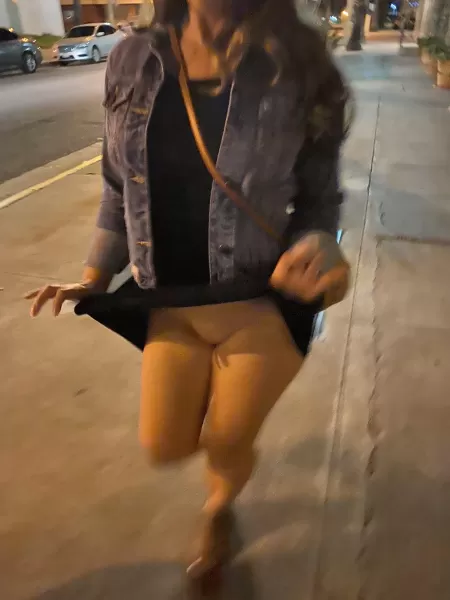 [37f] No panties....teasing him on the way to dinner 😈 by TCCouplethrowaway