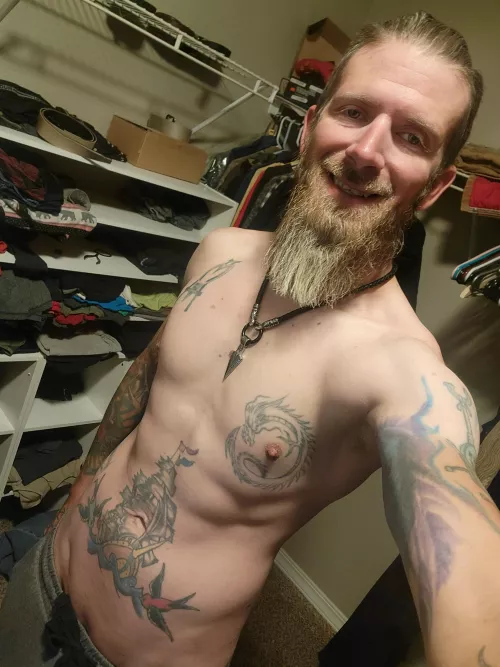 37M feeling good after my workout by MOJas86