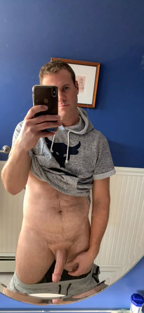 [38] getting ready for work…gimme a reason to stay home 😏 DM’s are always open by Dreammaker614