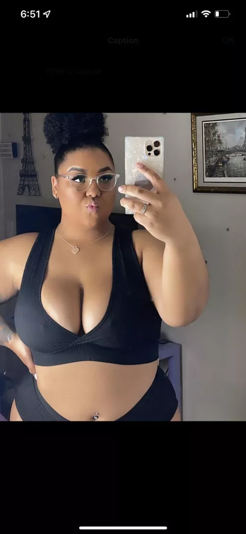 38DDDs sittin’ just right😩 by Babyjazzy09