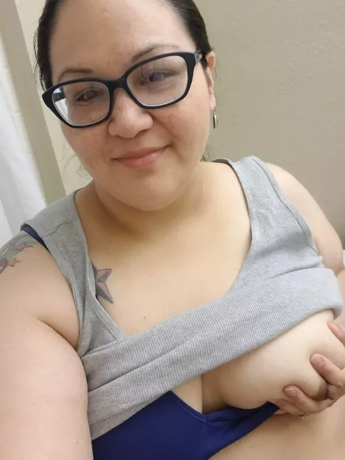 39 mom of two. Do I still got it? by Additional-Back-8091