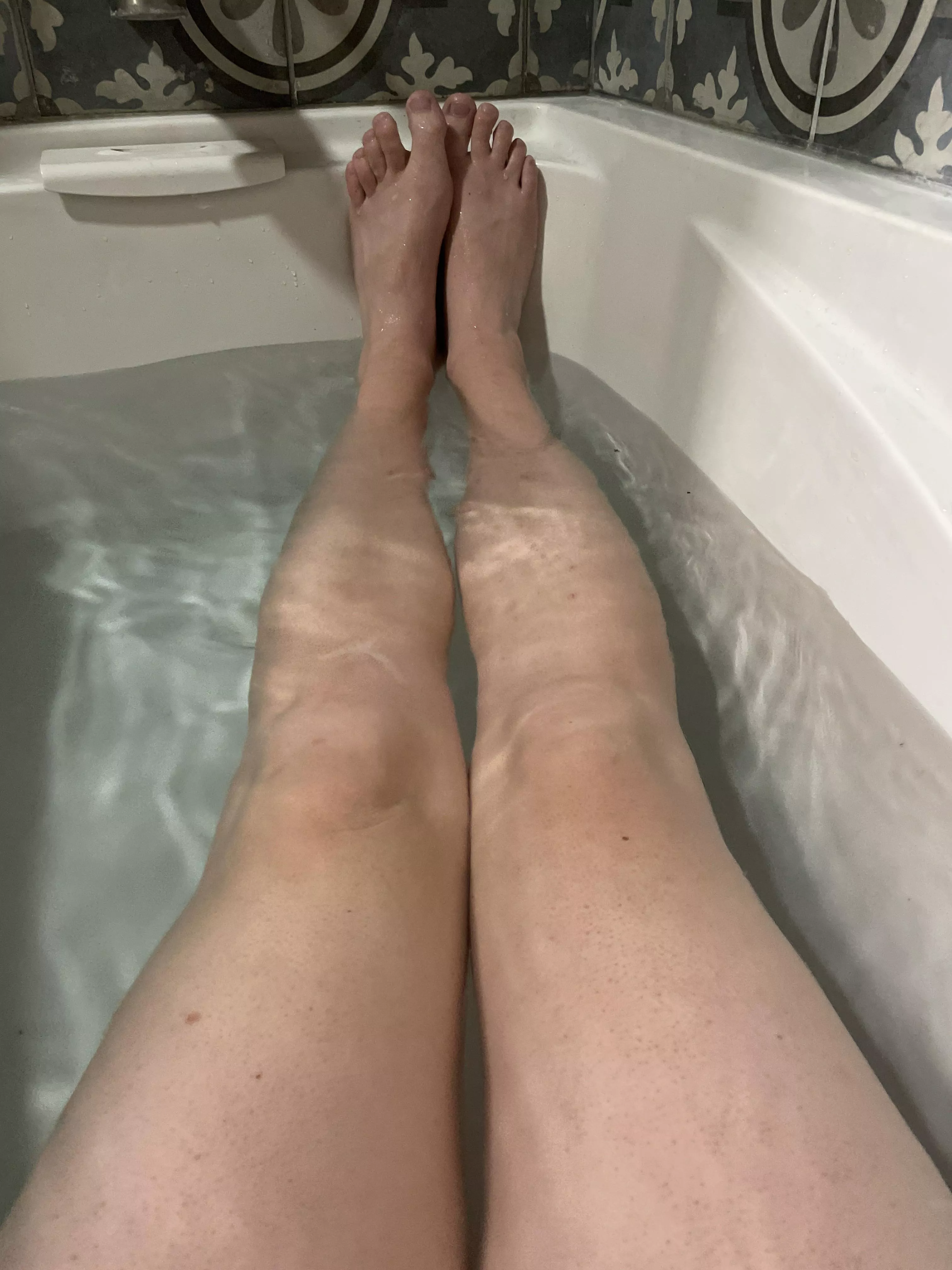 [39F] Love making clients happy 🥰🥰 Sweet, aromatic and dirty... Let me know your preferences 🥰fet friendly, open minded 😘 [Selling] videos, photos, panties/bras/yoga pants/ASK, pee & spit vials, Kik experience ✨ kik: curious_content2002 posted by Curious_Contact2002