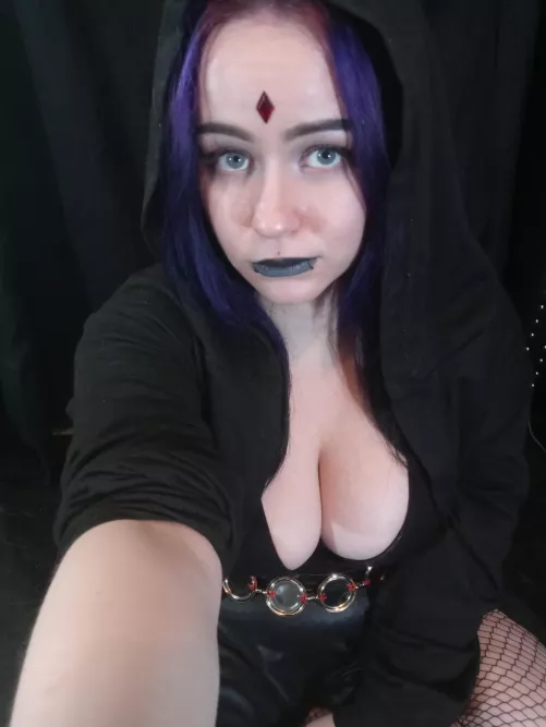 3am and can't sleep, anyone wanna chat with Raven? by lilithcrossbones