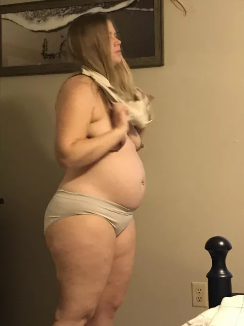 3rd trimester, belly popping by newb86732