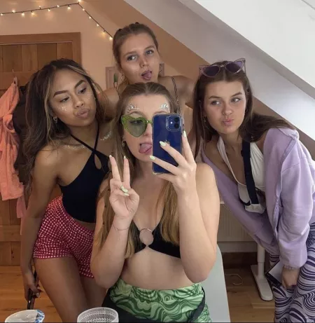 [4] Hotties by jaymez__