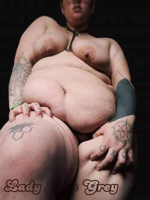 4 kids later and not even 30 yet by ladyjanegreyxxx