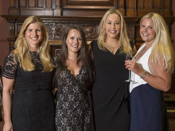 [4] Thicc Girls by gooningaccount