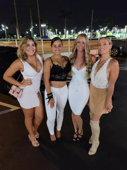 [4] White Party? by carliengles