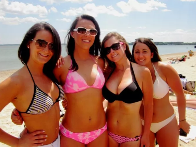 [4] whose the hottest spring breaker? by Totallyfun719