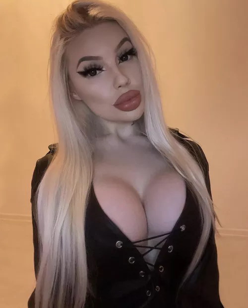 ❗️40% discount ONLY $8,99❗️ONLY FANS (link in bio) +140 POSTS ✨21 years old plastic barbie with big fake lips and fake boobs👀✨QUICK response to DMs🔥special/private requests available ✨sexting 🔥dick rates ✨fishnets/stockings 🔥l by charlotteventurax