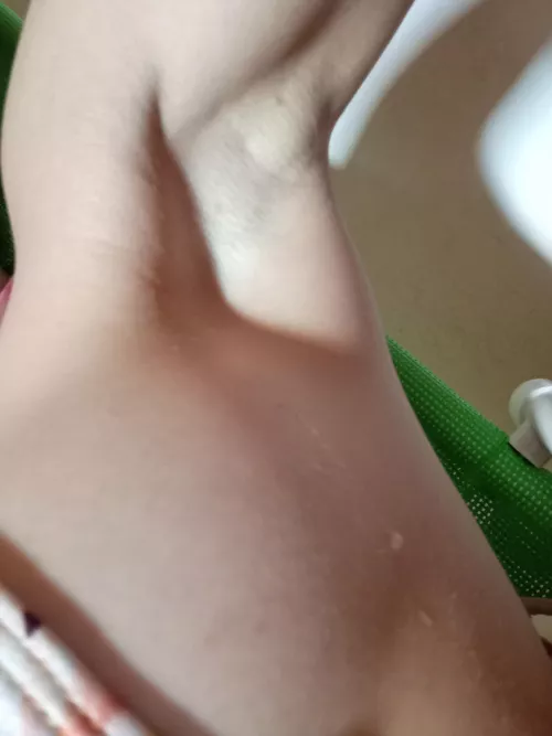 40° in south America 🥵🔥 someone to lick it up? by OF-movementt