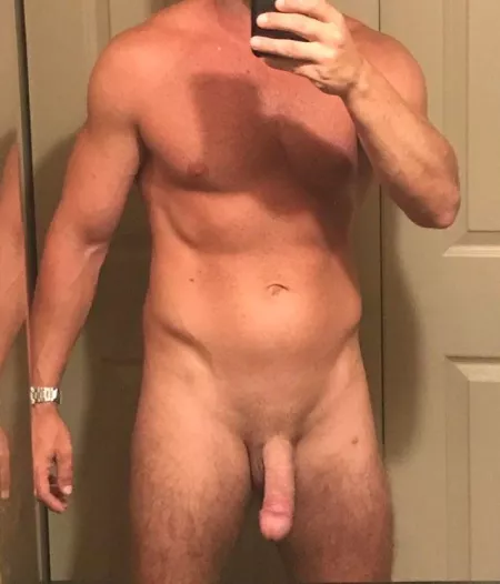 40 M Traveling to Houston Friday 1/31 by Yellowfintunafish039