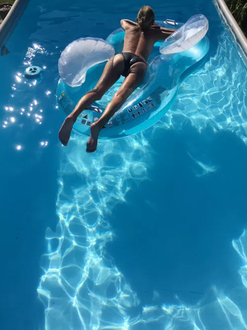 40 w 2 kids - better shape now than in my 20's! I was super shy and timid back then too! Want to see me flip over? by GorillagripCountess