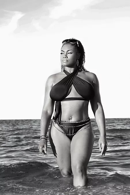 40 yrs old and 5 children later 💍 by MrsSexysoles1111