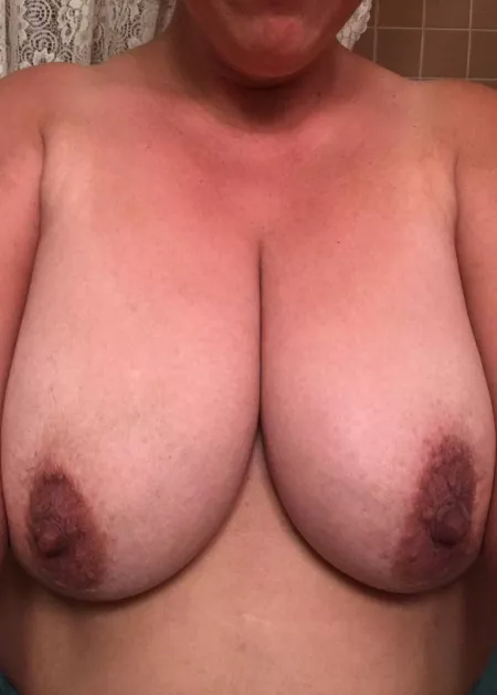 40dd hanging free by daytodayhotwife