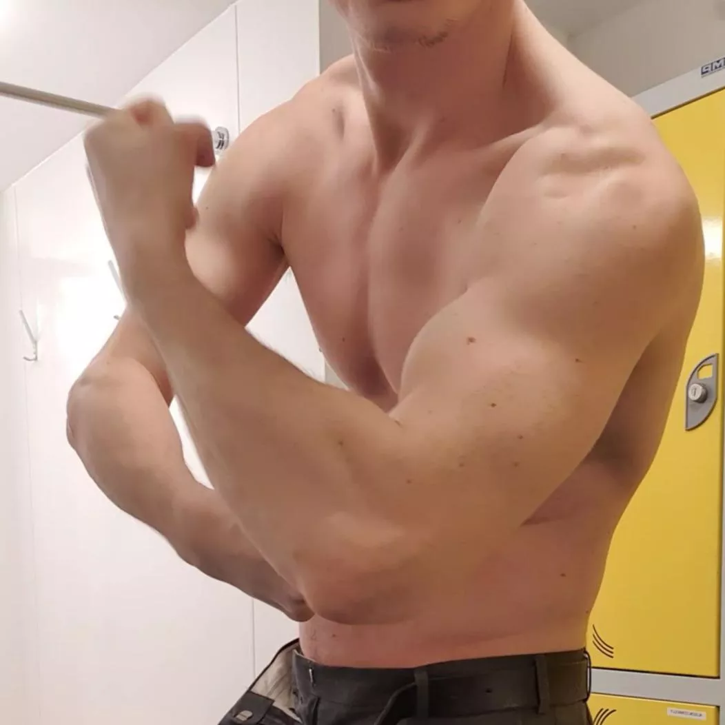 40s dad posted by Calm-North-6387