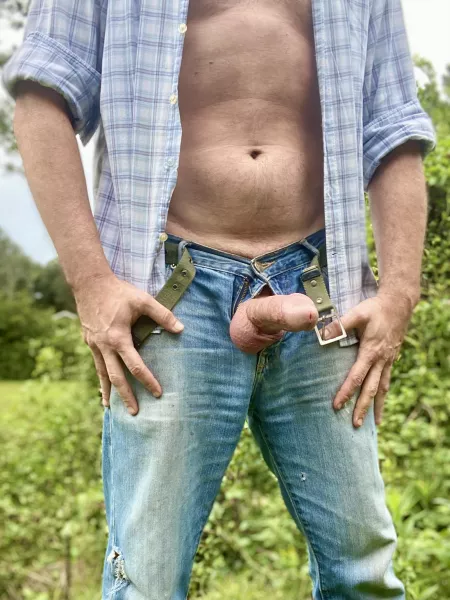 (41) Anyone want to play with the dad next door? by bostondaddy09