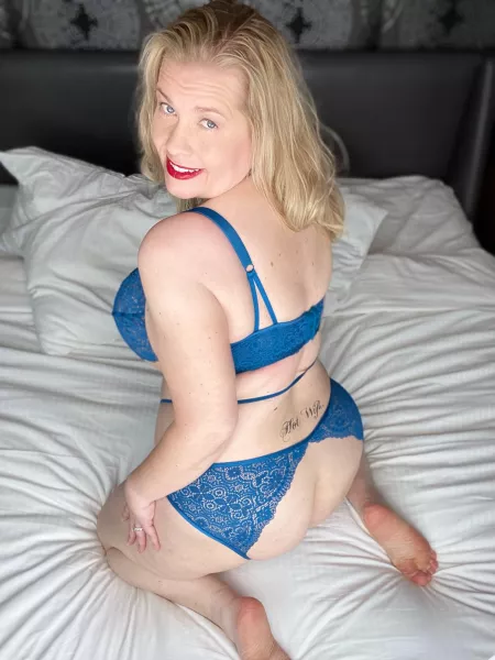 (41) Feeling sexy in my hotel room 💋 by Traci_Love