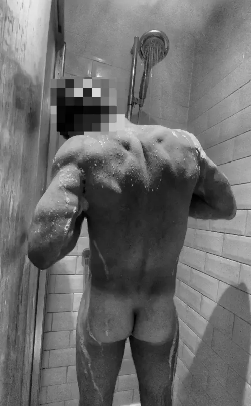 [42] Care to join me in the shower? We both seem a bit dirty... by LetsTryItAllTogether