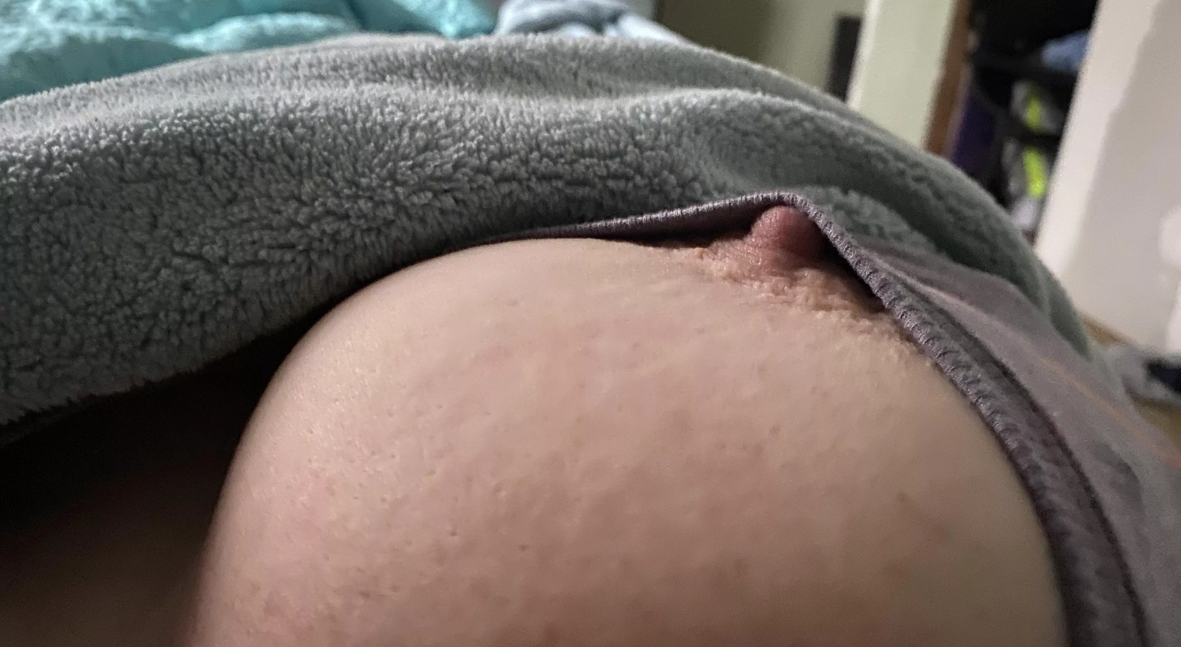 42/f/bi just waking up. posted by gracevp